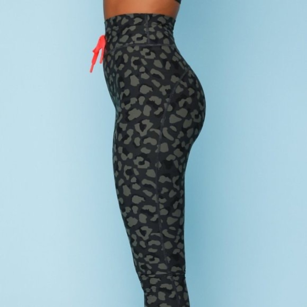 Sarah’s Day X White Fox Boutique Limited Edition Camo Leggings - Picture 3 of 6